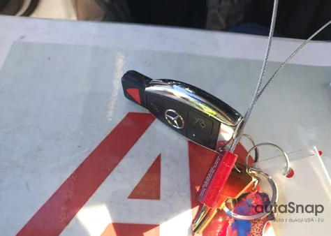 2016 Mercedes-Benz Glc 300 from USA, damaged, VIN WDC0G4JB8GF009422